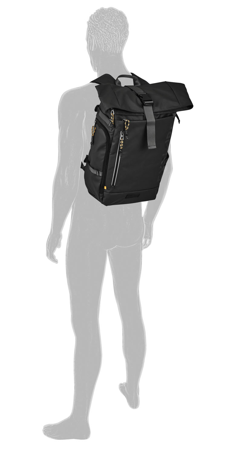 Camel Active Explore Rolltop Rucksack aus recyceltem Nylon Schwarz
