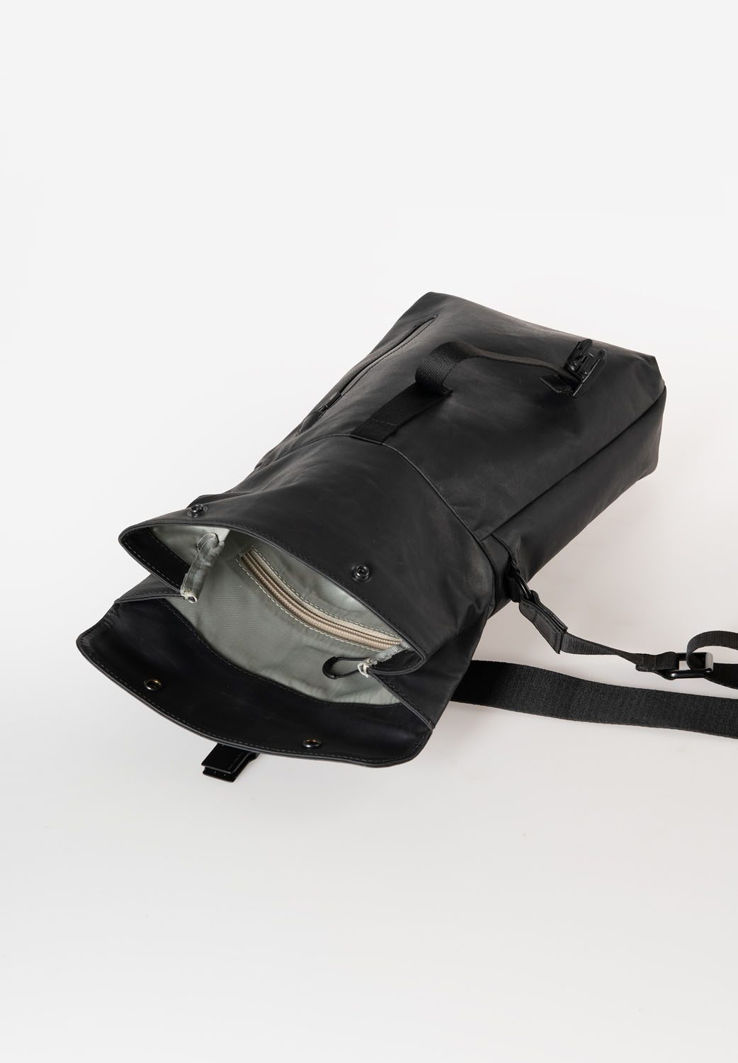 aunts & uncles Japan RE Kuji Rolltoptasche Black