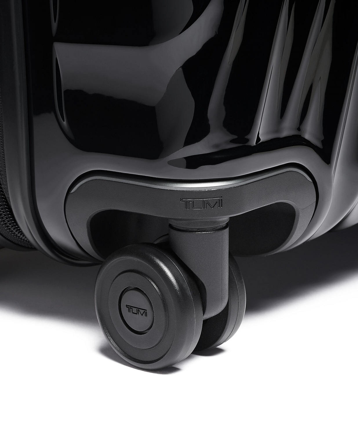 Tumi 19 Degree Erweiterbar Trunk 79,5cm + GRATIS HOTELGUTSCHEIN Black