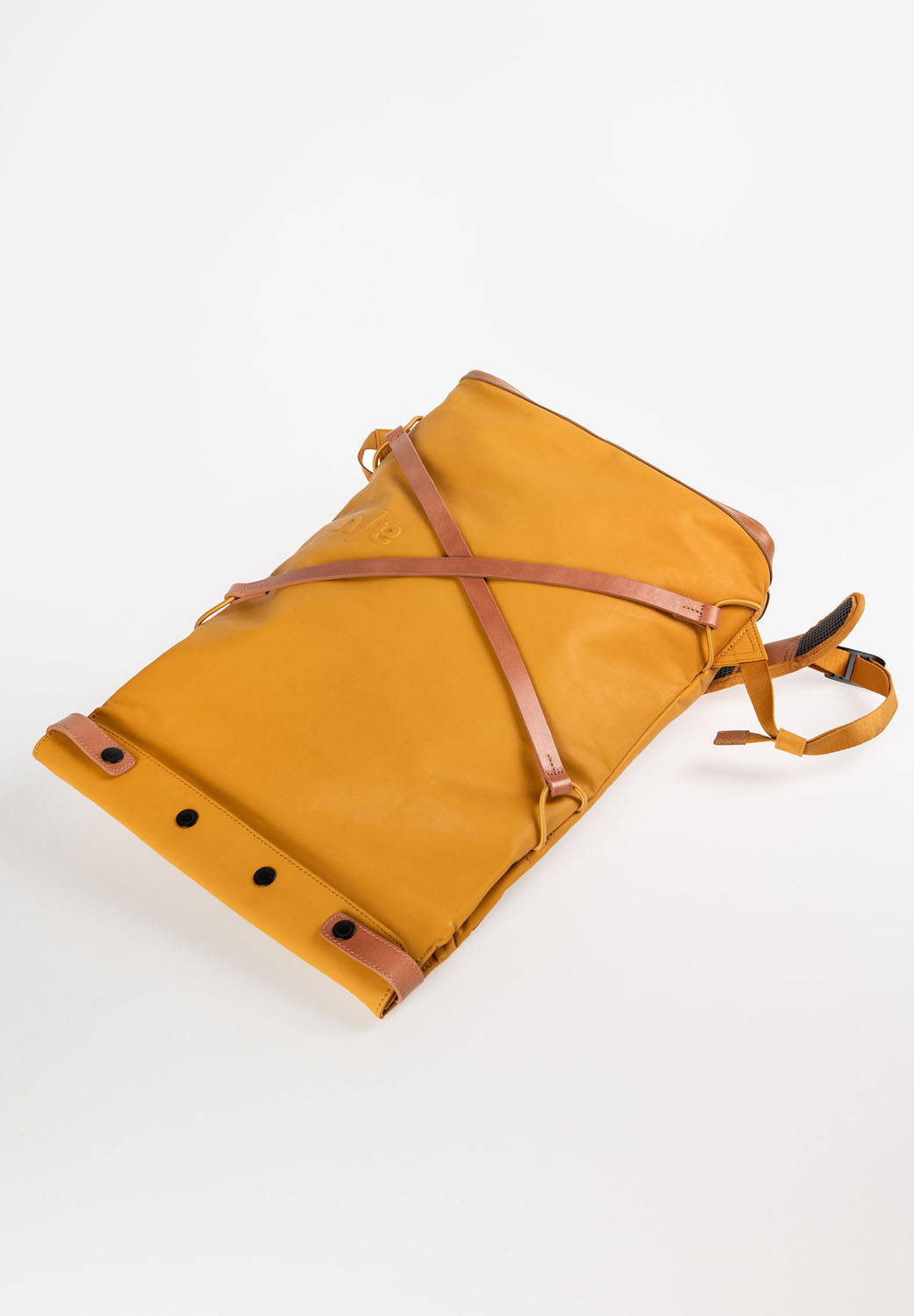 aunts & uncles Japan Yokohama Rolltop Rucksack mit 13" Notebookfach mustard