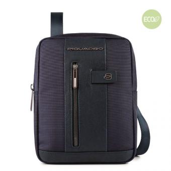 Piquadro Brief 2 Umhängetasche aus rezykliertem Stoff mit iPad®-Fach und Tasche für AirPods® Blau
