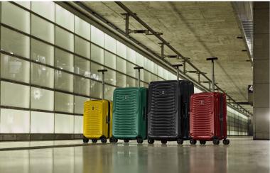 Victorinox Airox Large Hardside Case Gold Yellow