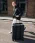 D_b_ Ramverk Pro Check-in Luggage Large mit Aluminiumrahmen Black Out