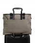 Tumi Alpha Bravo Retreat Tasche Sand